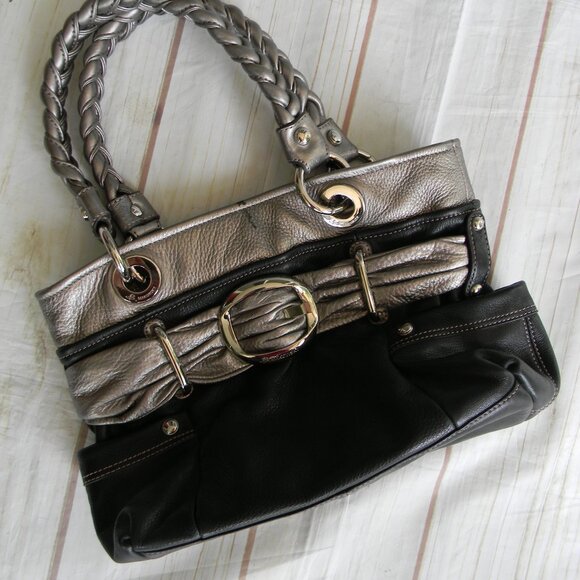 B Makowsky Black/SILVER PEBBLE LEATHER BUCKLE DETAIL METALLIC MEDIUM TOTE - Picture 1 of 10